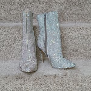 "Givin Me Chills" Rhinestone Boots